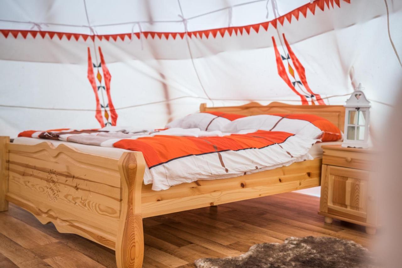 Ranc Pod Ostrou Skalou Guest House สตราเตนา ภายนอก รูปภาพ