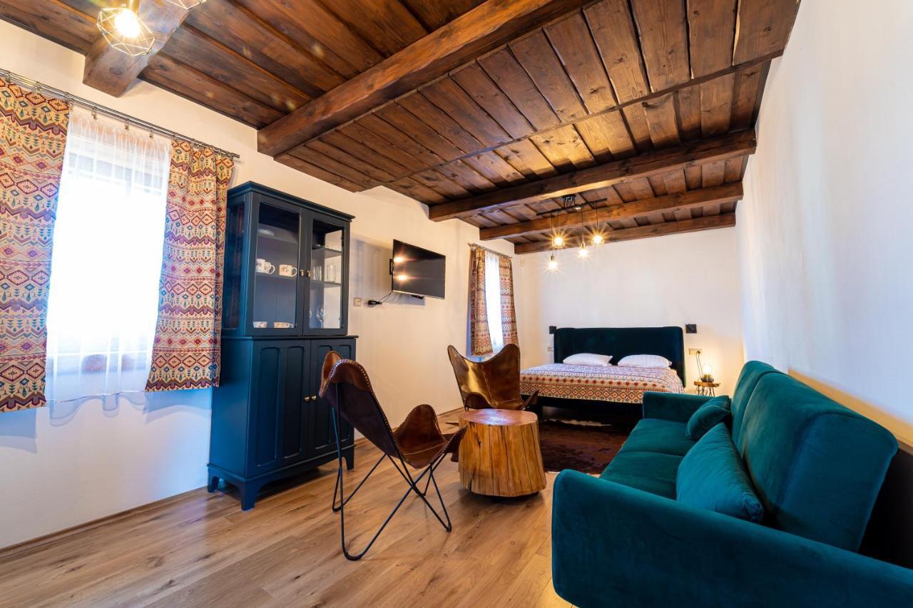 Ranc Pod Ostrou Skalou Guest House สตราเตนา ภายนอก รูปภาพ