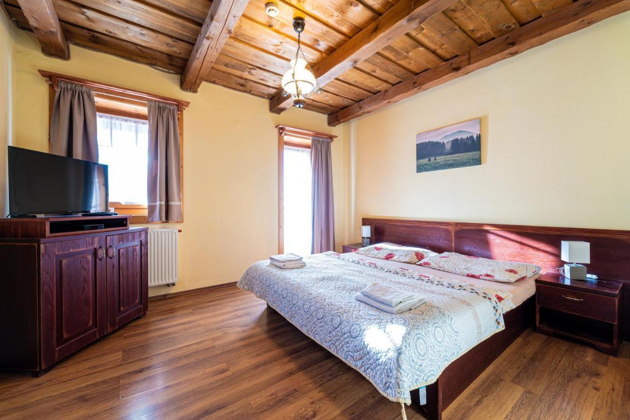 Ranc Pod Ostrou Skalou Guest House สตราเตนา ภายนอก รูปภาพ