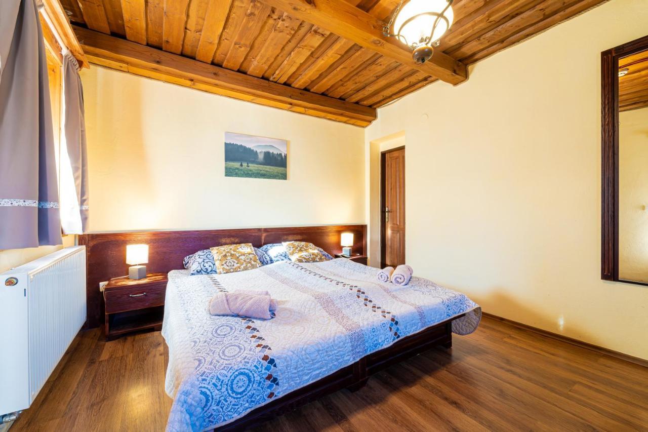Ranc Pod Ostrou Skalou Guest House สตราเตนา ภายนอก รูปภาพ