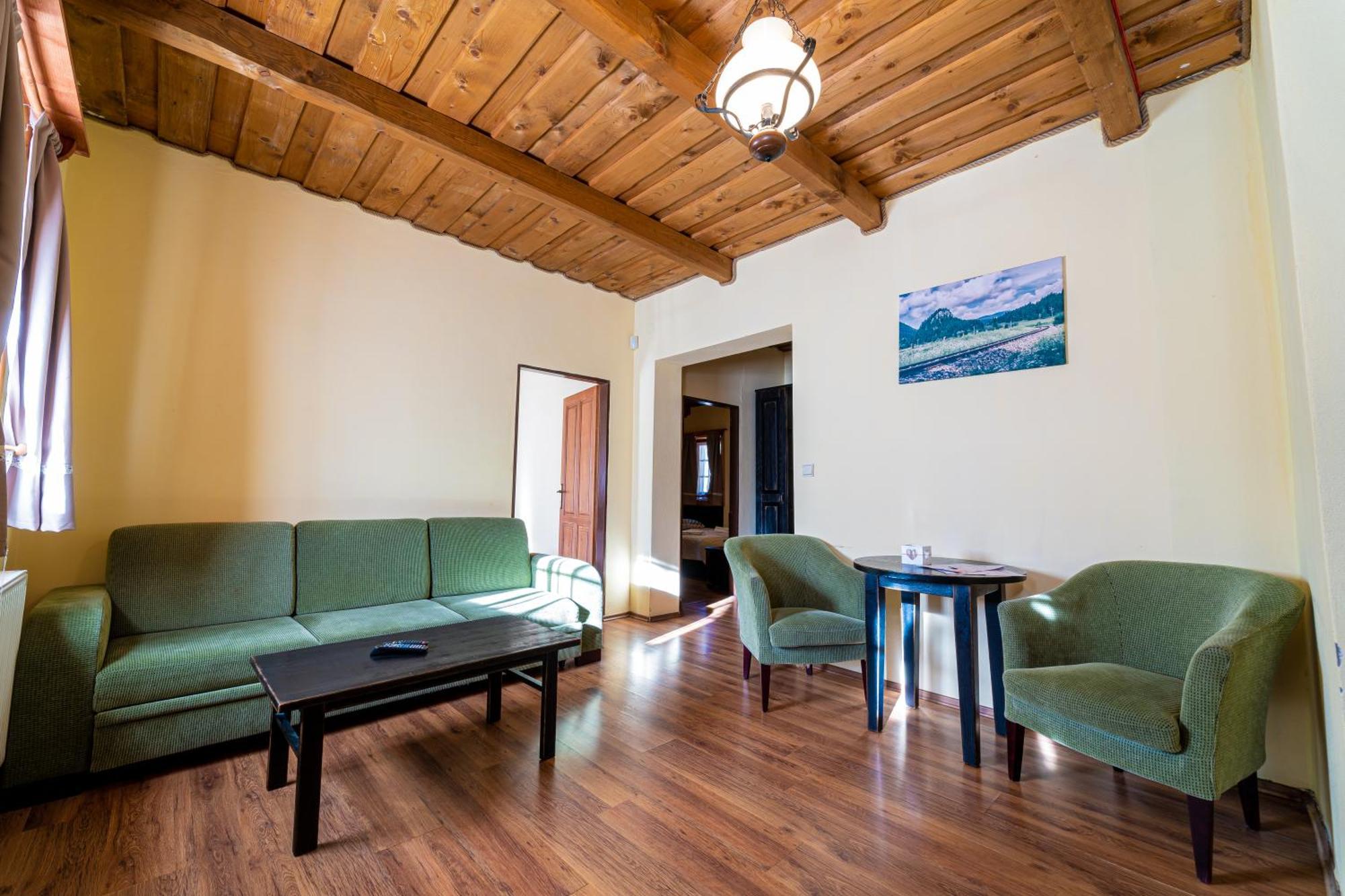 Ranc Pod Ostrou Skalou Guest House สตราเตนา ภายนอก รูปภาพ
