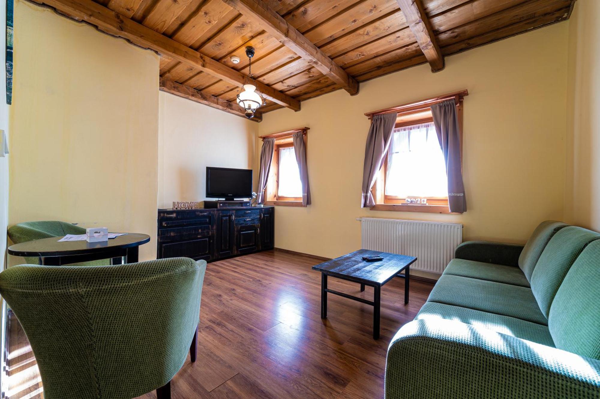 Ranc Pod Ostrou Skalou Guest House สตราเตนา ภายนอก รูปภาพ