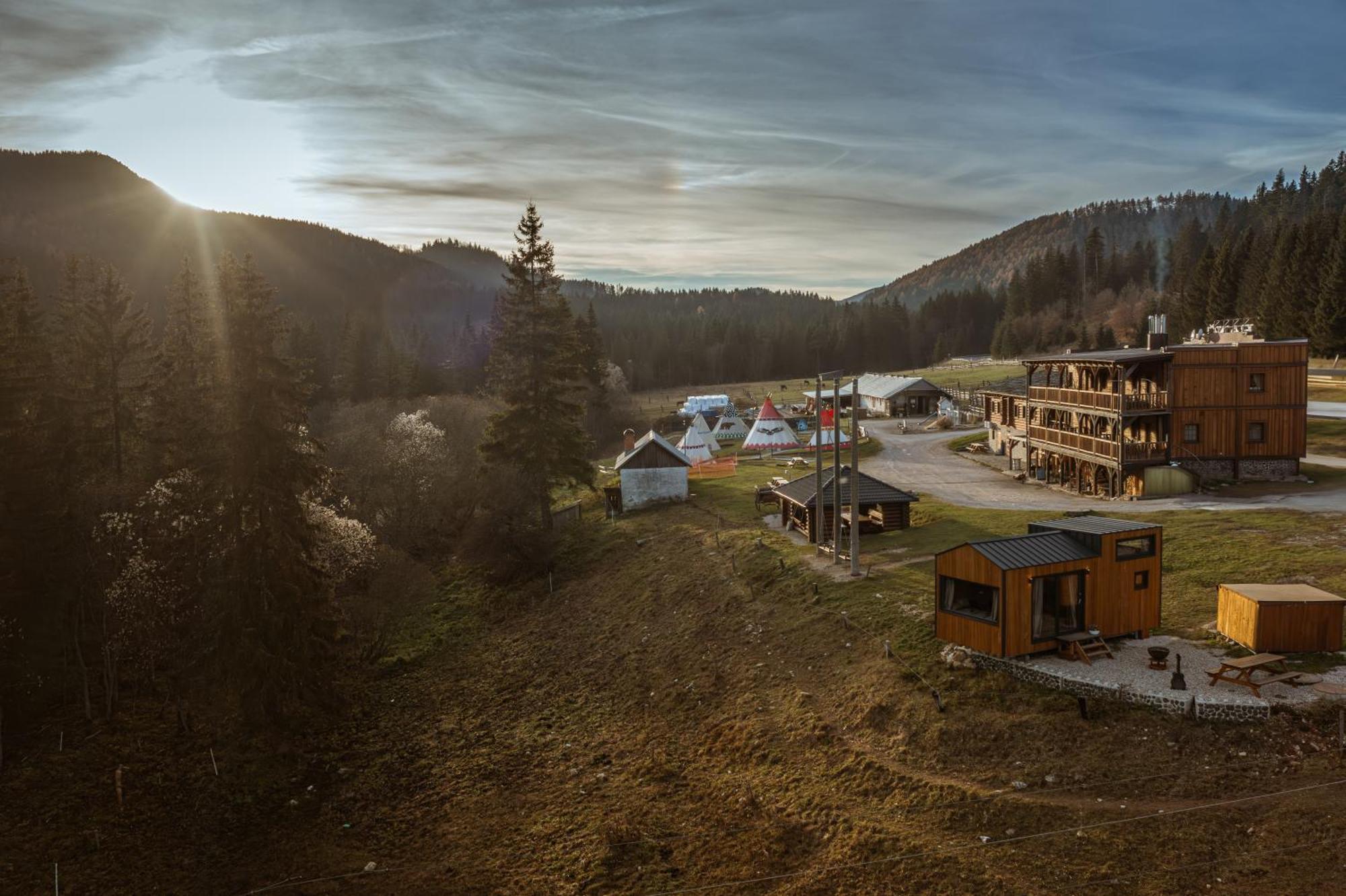 Ranc Pod Ostrou Skalou Guest House สตราเตนา ภายนอก รูปภาพ
