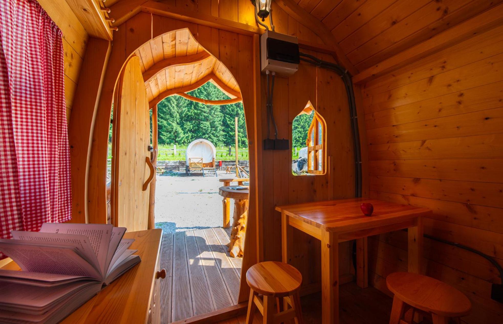 Ranc Pod Ostrou Skalou Guest House สตราเตนา ภายนอก รูปภาพ