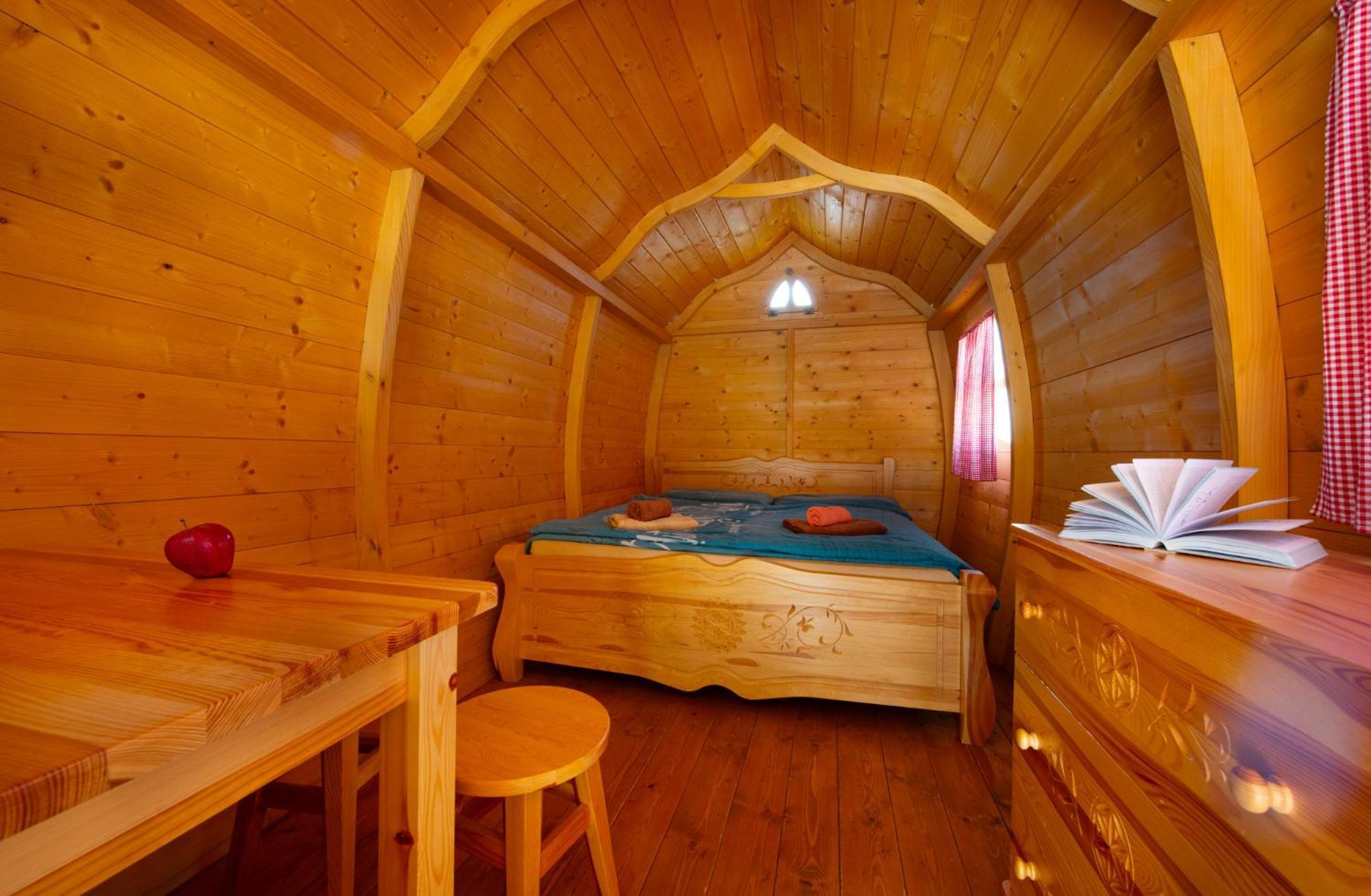 Ranc Pod Ostrou Skalou Guest House สตราเตนา ภายนอก รูปภาพ
