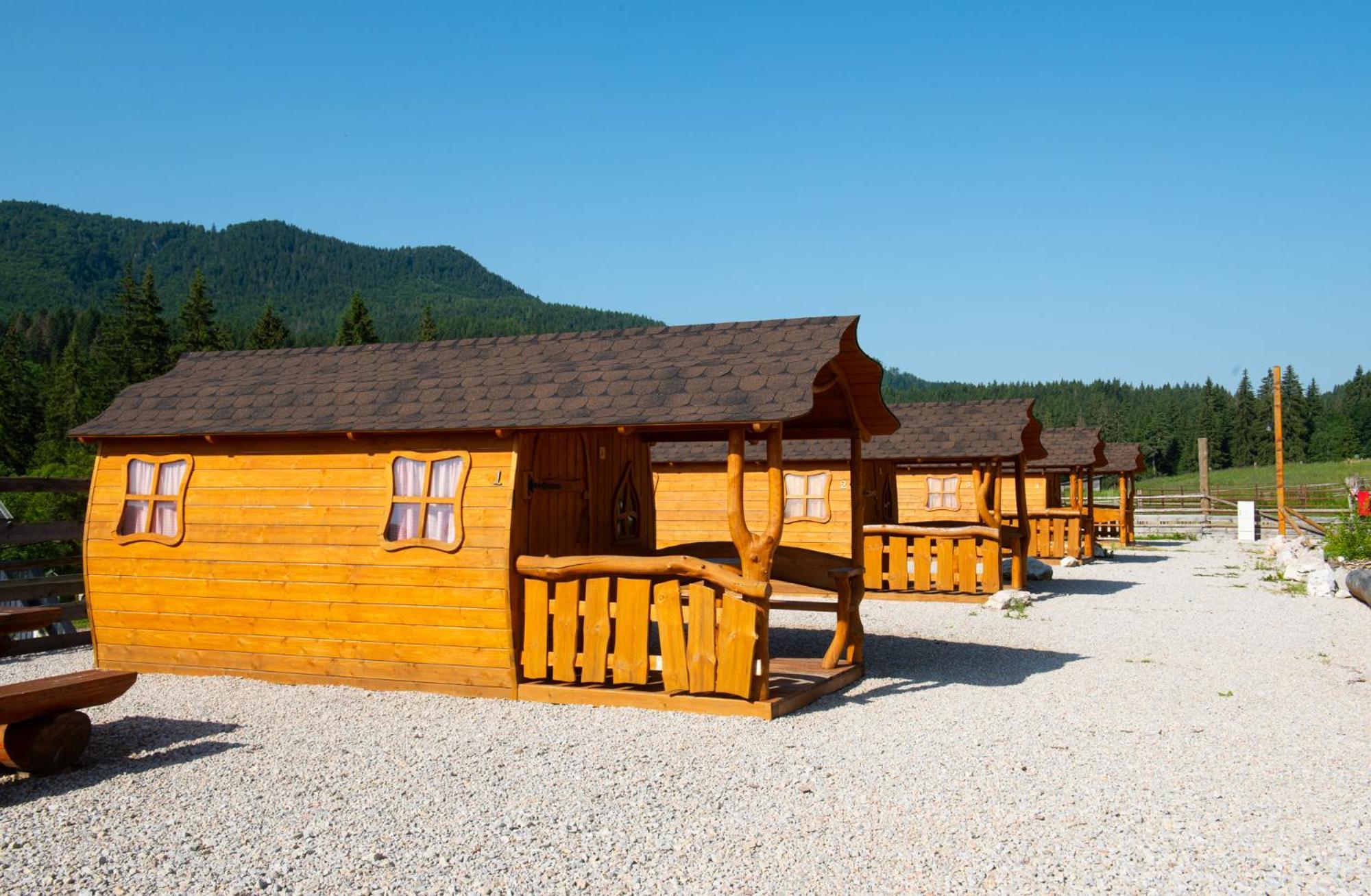 Ranc Pod Ostrou Skalou Guest House สตราเตนา ภายนอก รูปภาพ